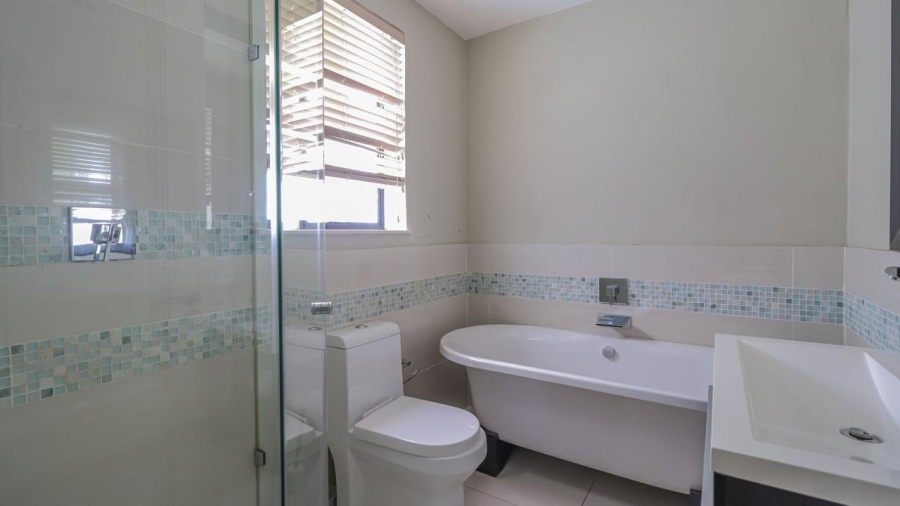 5 Bedroom Property for Sale in Hurlingham Gauteng