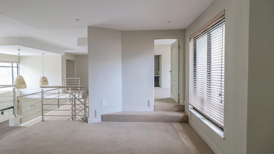 5 Bedroom Property for Sale in Hurlingham Gauteng