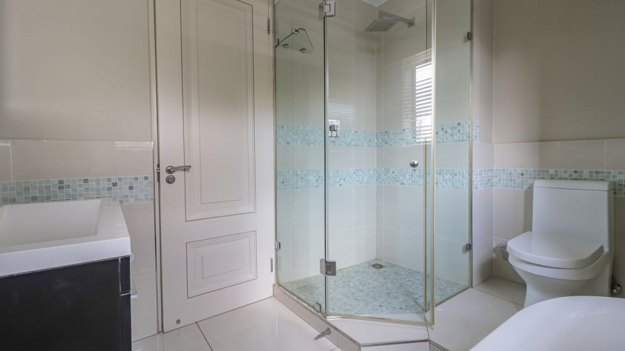 5 Bedroom Property for Sale in Hurlingham Gauteng