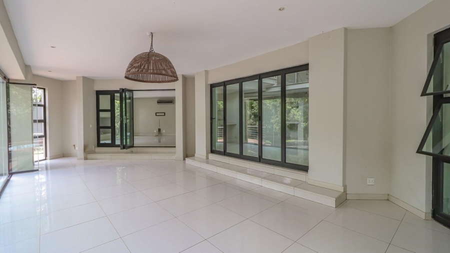 5 Bedroom Property for Sale in Hurlingham Gauteng
