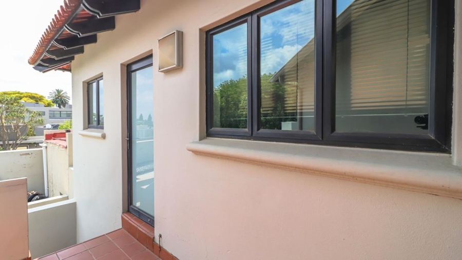 5 Bedroom Property for Sale in Hurlingham Gauteng