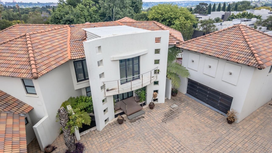 5 Bedroom Property for Sale in Hurlingham Gauteng