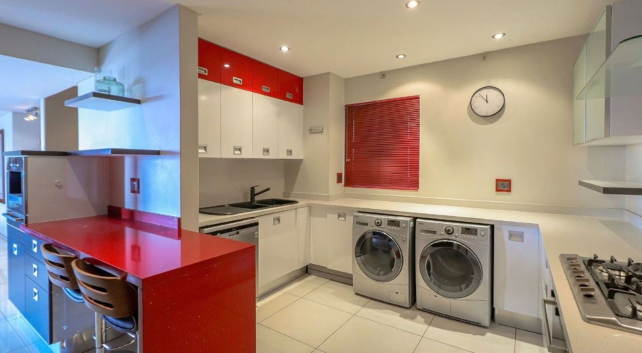 To Let 2 Bedroom Property for Rent in Sandhurst Gauteng