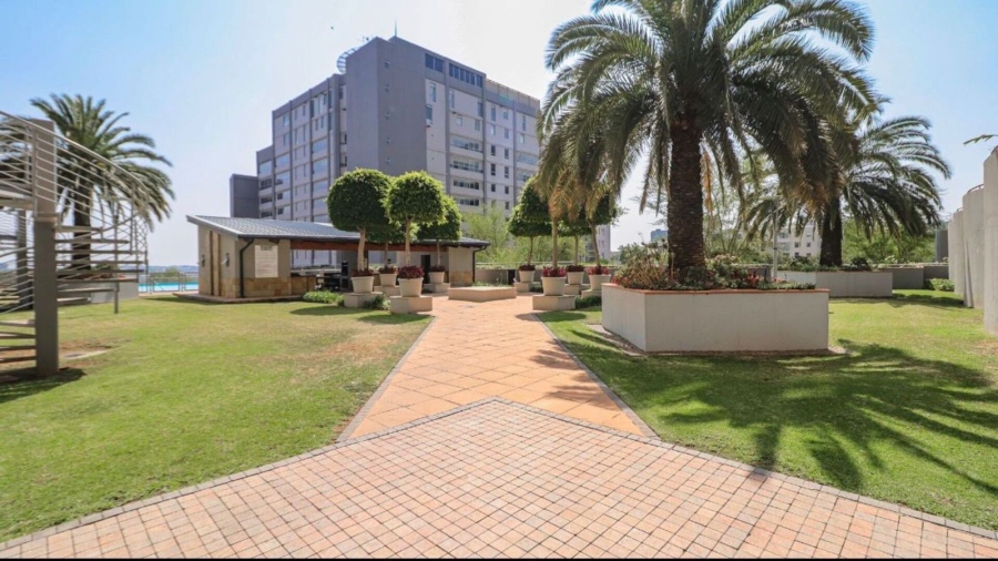 To Let 2 Bedroom Property for Rent in Sandhurst Gauteng