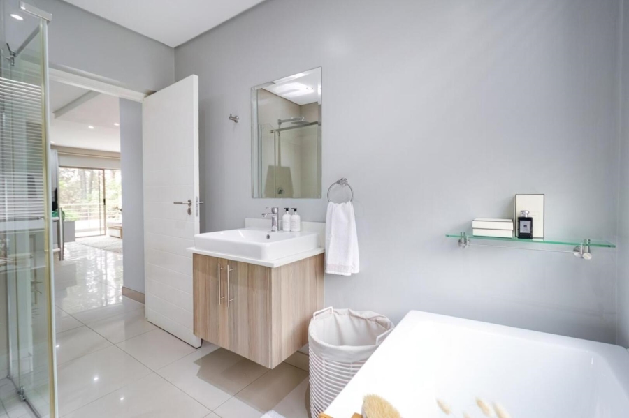 To Let 2 Bedroom Property for Rent in Broadacres Gauteng