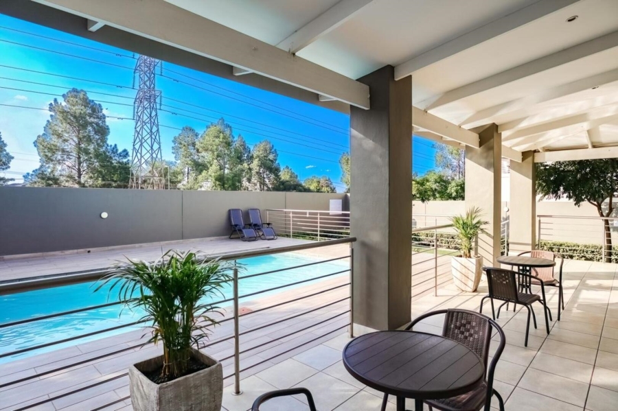 To Let 2 Bedroom Property for Rent in Broadacres Gauteng