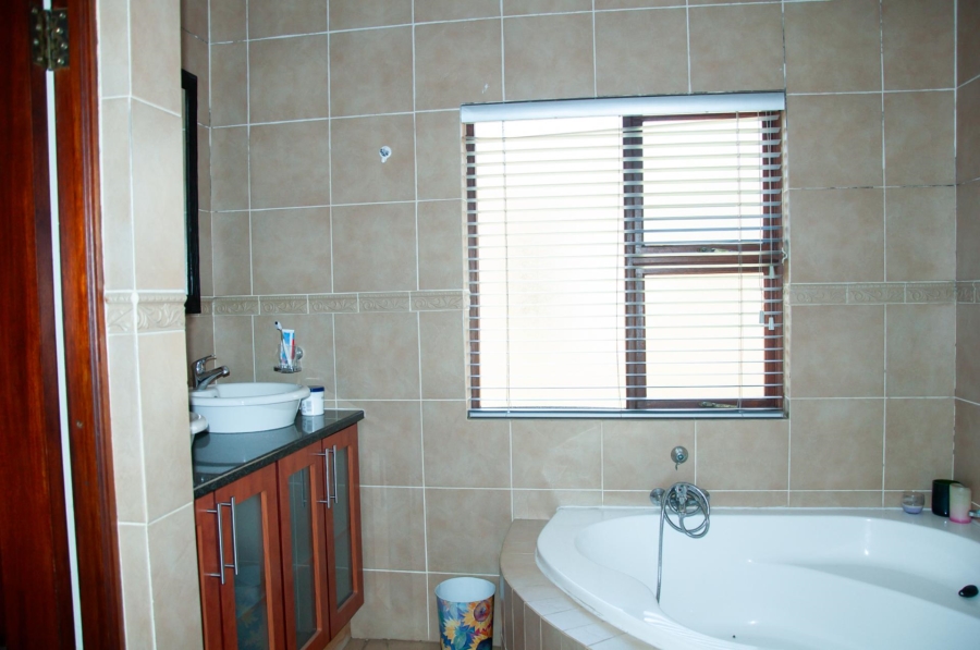 To Let 4 Bedroom Property for Rent in Carlswald Gauteng