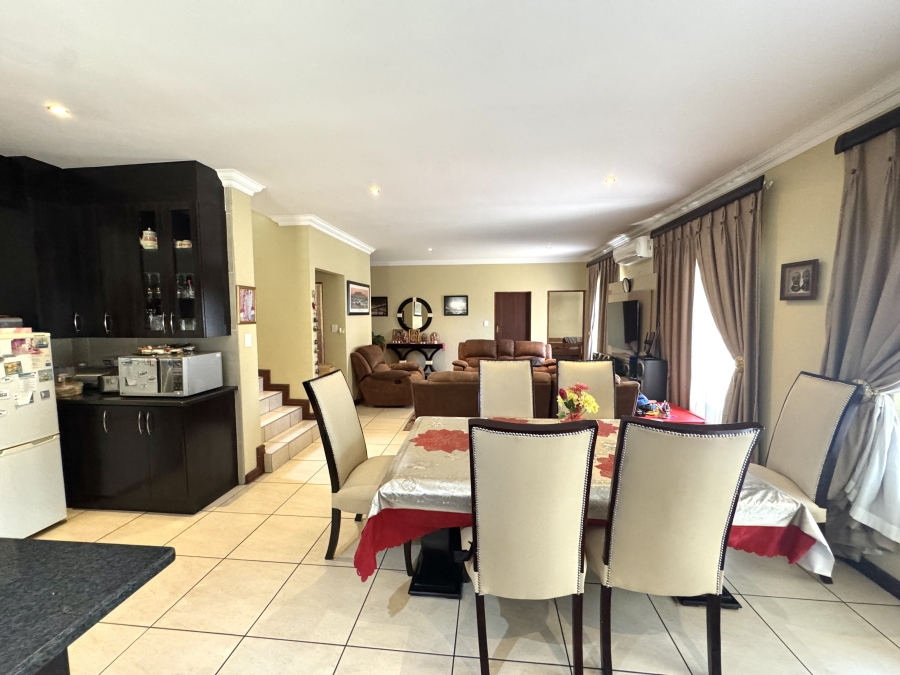 4 Bedroom Property for Sale in Thatchfield Hills Gauteng