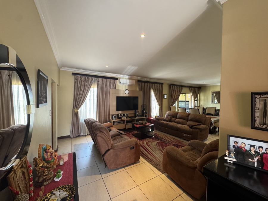 4 Bedroom Property for Sale in Thatchfield Hills Gauteng