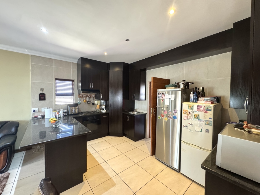 4 Bedroom Property for Sale in Thatchfield Hills Gauteng