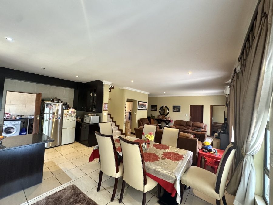 4 Bedroom Property for Sale in Thatchfield Hills Gauteng