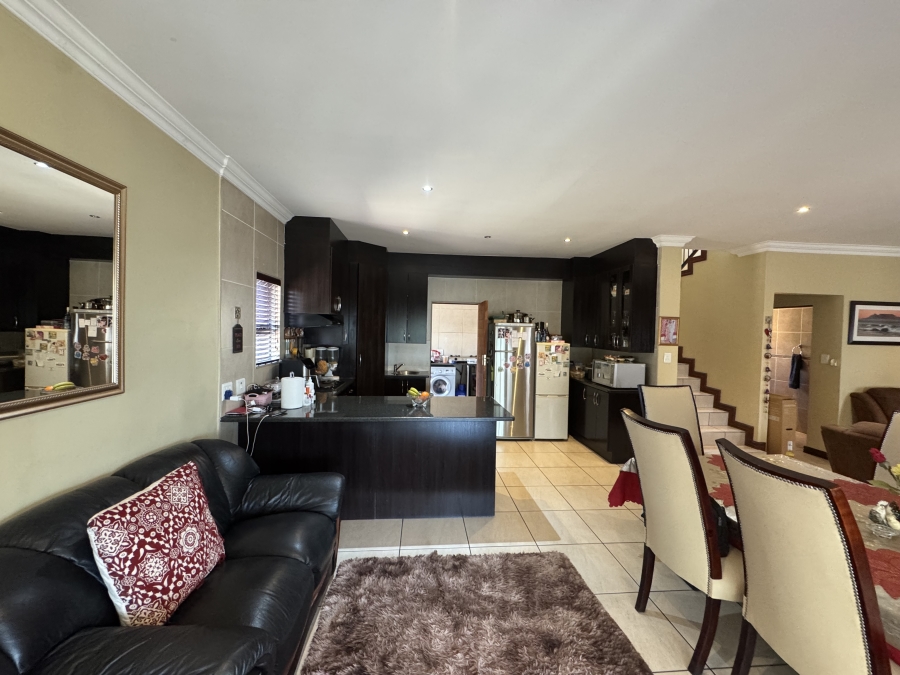 4 Bedroom Property for Sale in Thatchfield Hills Gauteng