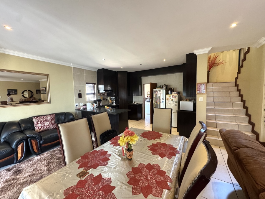 4 Bedroom Property for Sale in Thatchfield Hills Gauteng