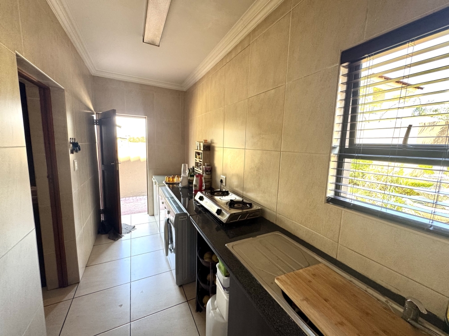 4 Bedroom Property for Sale in Thatchfield Hills Gauteng