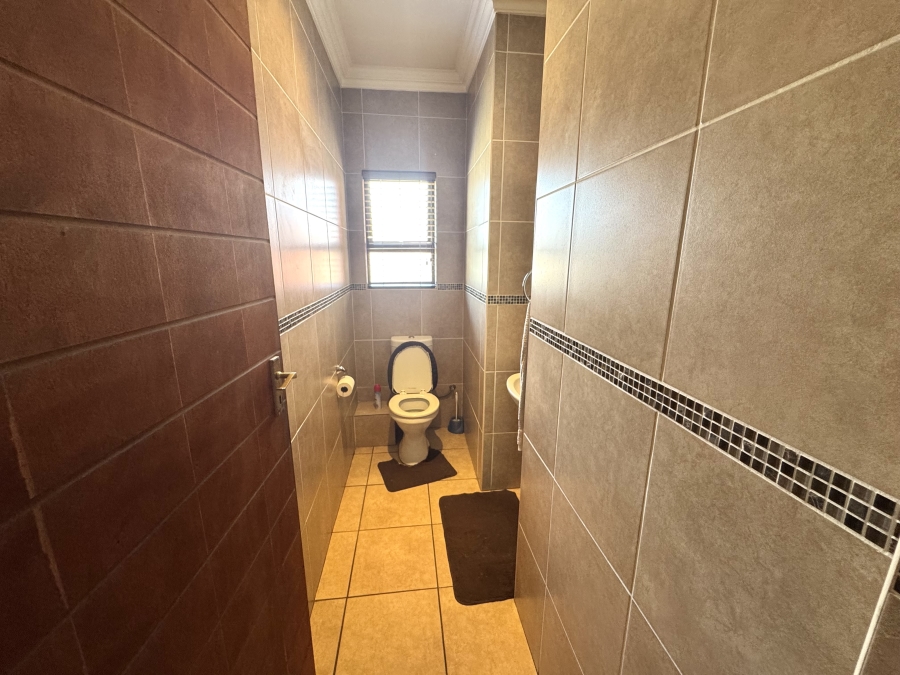 4 Bedroom Property for Sale in Thatchfield Hills Gauteng