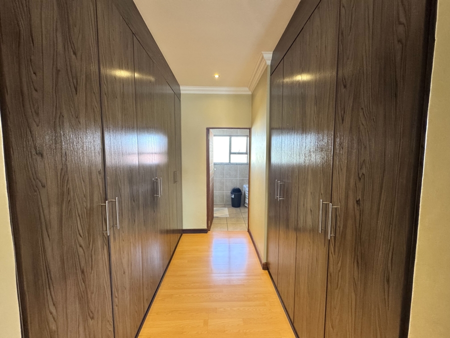 4 Bedroom Property for Sale in Thatchfield Hills Gauteng