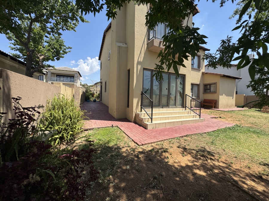 4 Bedroom Property for Sale in Thatchfield Hills Gauteng