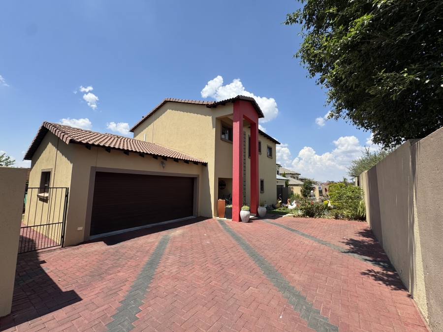 4 Bedroom Property for Sale in Thatchfield Hills Gauteng
