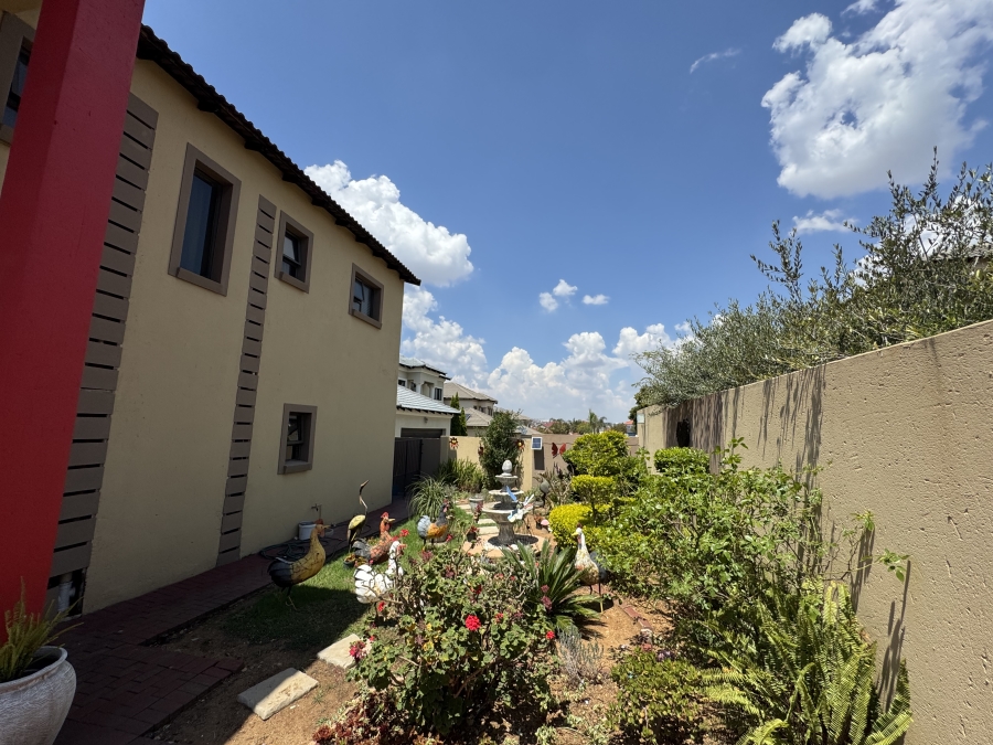 4 Bedroom Property for Sale in Thatchfield Hills Gauteng