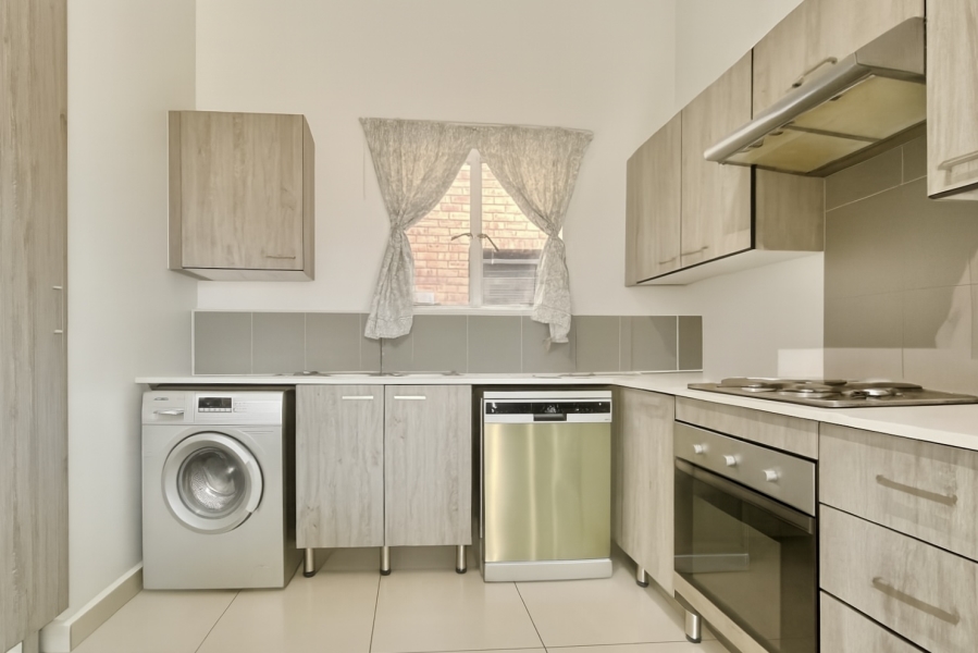 1 Bedroom Property for Sale in Magaliessig Gauteng