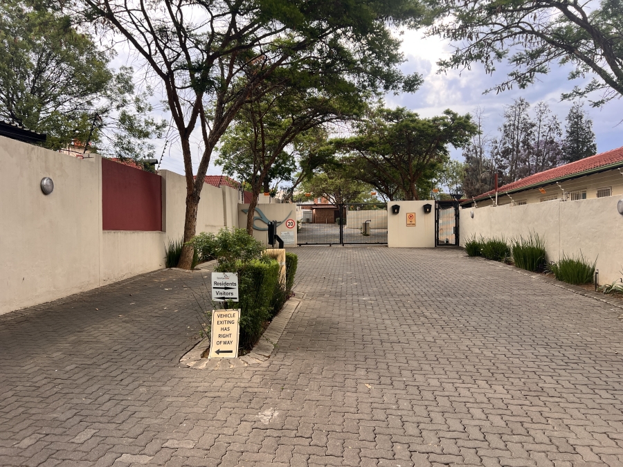1 Bedroom Property for Sale in Magaliessig Gauteng