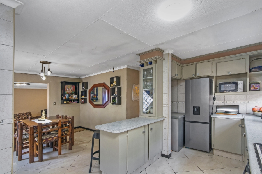 4 Bedroom Property for Sale in Noordwyk Gauteng