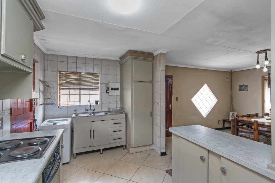 4 Bedroom Property for Sale in Noordwyk Gauteng