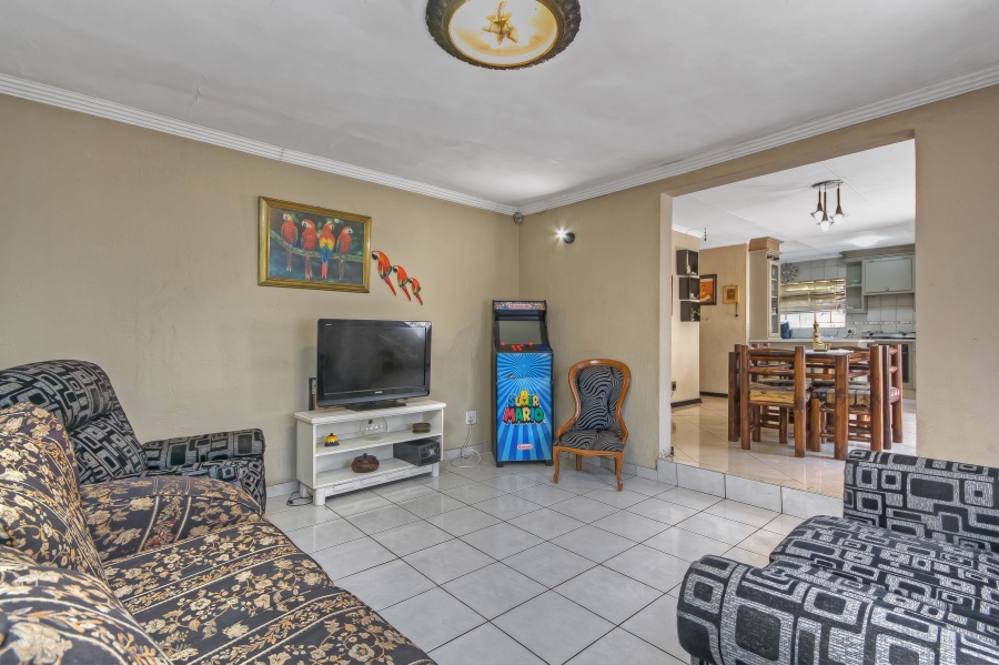 4 Bedroom Property for Sale in Noordwyk Gauteng