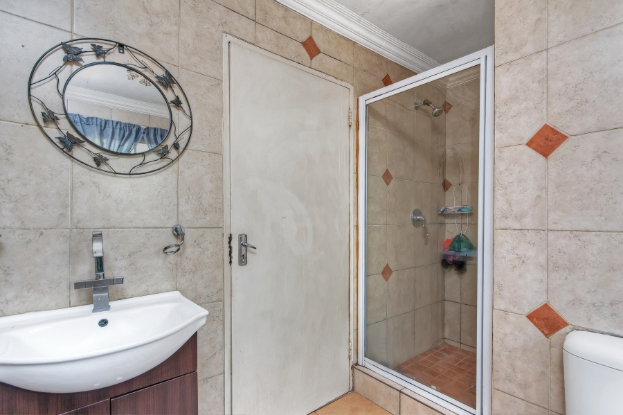 4 Bedroom Property for Sale in Noordwyk Gauteng