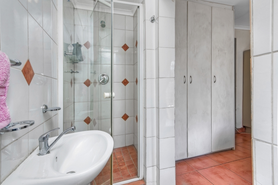 4 Bedroom Property for Sale in Noordwyk Gauteng