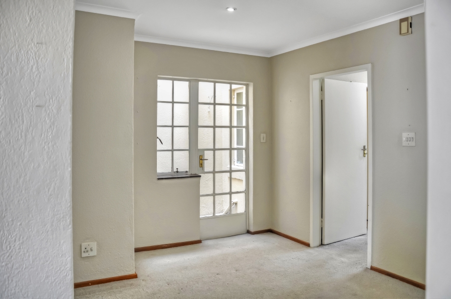 2 Bedroom Property for Sale in Magaliessig Gauteng