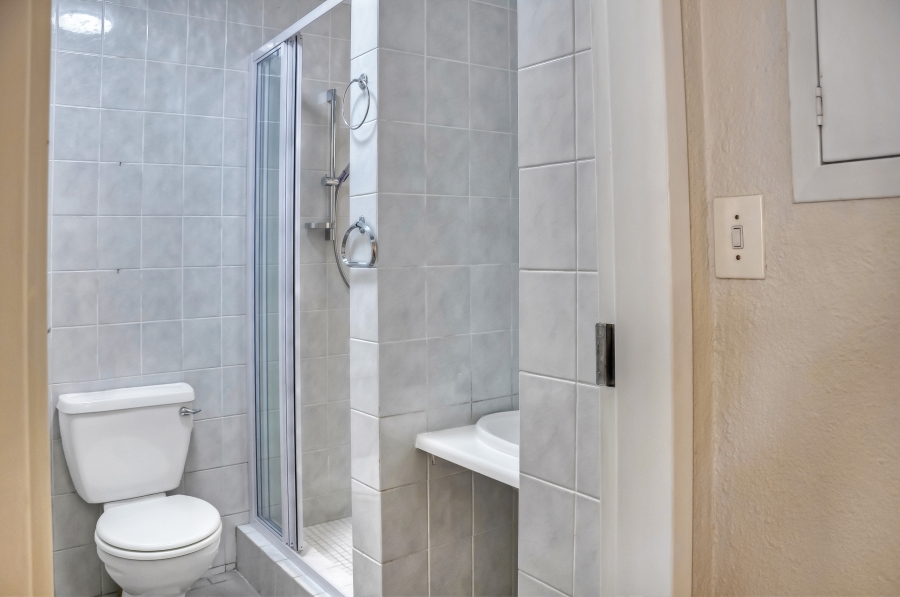 2 Bedroom Property for Sale in Magaliessig Gauteng