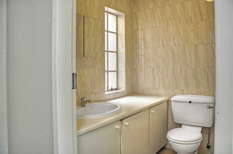 2 Bedroom Property for Sale in Magaliessig Gauteng