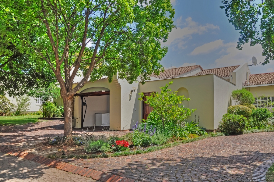 2 Bedroom Property for Sale in Magaliessig Gauteng