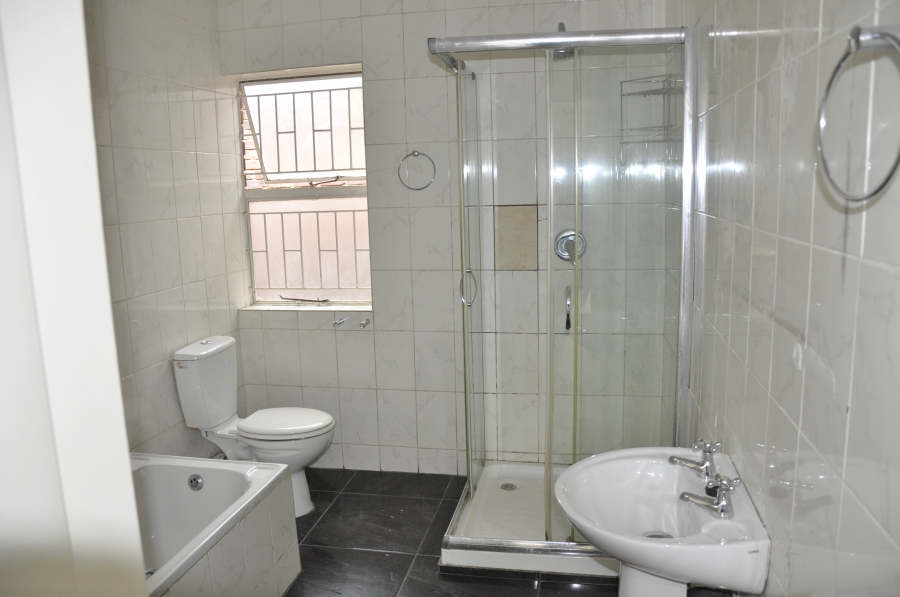 3 Bedroom Property for Sale in Buccleuch Gauteng