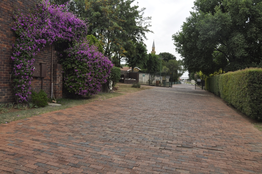 3 Bedroom Property for Sale in Buccleuch Gauteng