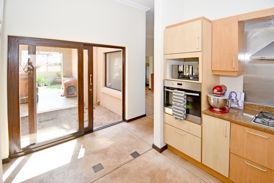 4 Bedroom Property for Sale in Lonehill Gauteng