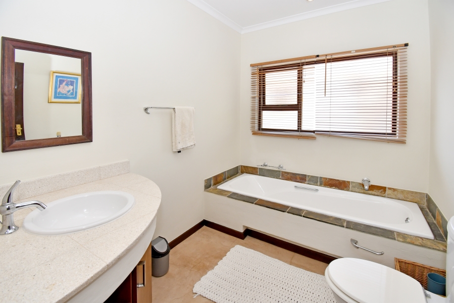 4 Bedroom Property for Sale in Lonehill Gauteng