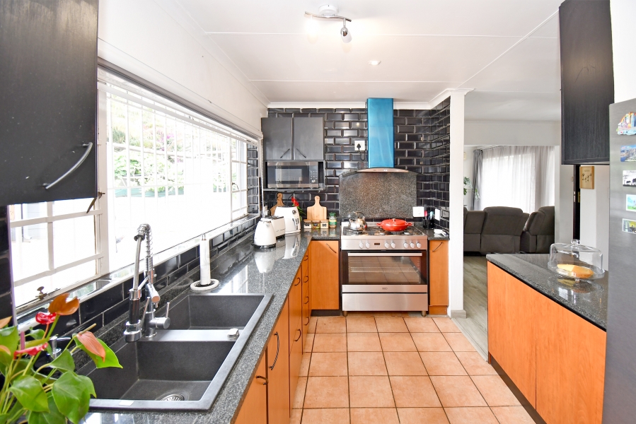 3 Bedroom Property for Sale in Vorna Valley Gauteng