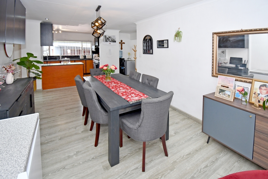 3 Bedroom Property for Sale in Vorna Valley Gauteng