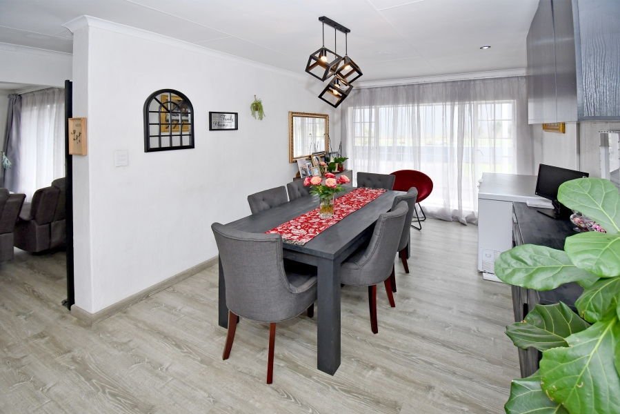 3 Bedroom Property for Sale in Vorna Valley Gauteng