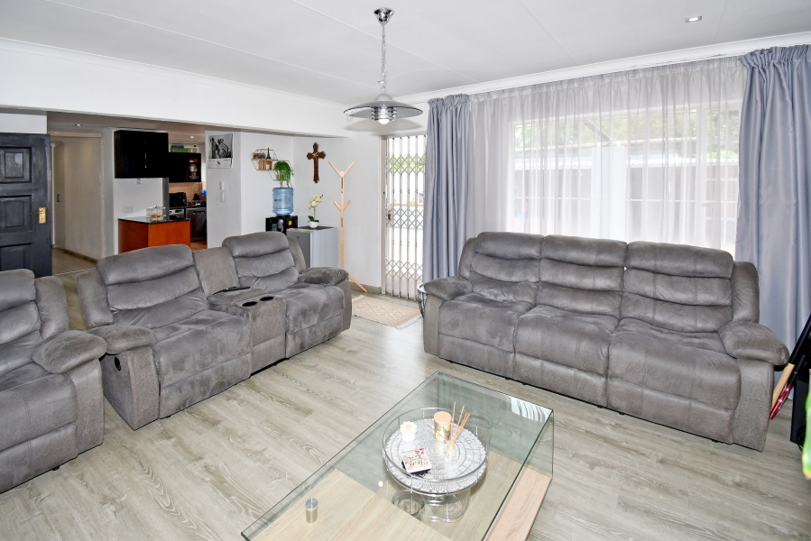 3 Bedroom Property for Sale in Vorna Valley Gauteng