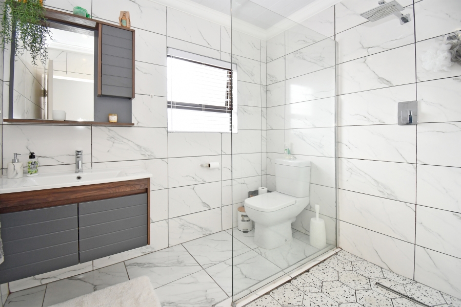 3 Bedroom Property for Sale in Vorna Valley Gauteng