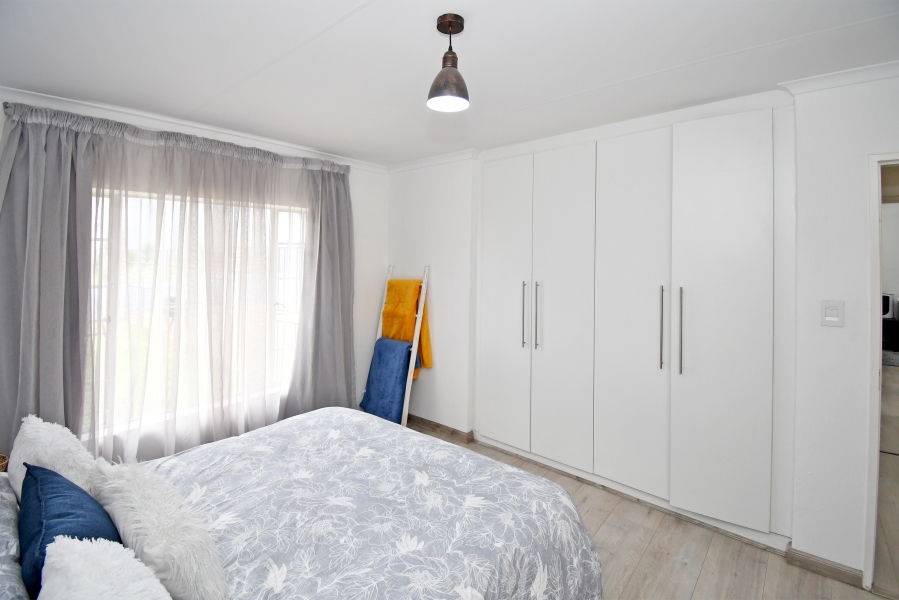 3 Bedroom Property for Sale in Vorna Valley Gauteng