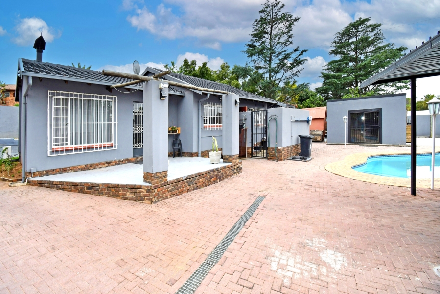 3 Bedroom Property for Sale in Vorna Valley Gauteng