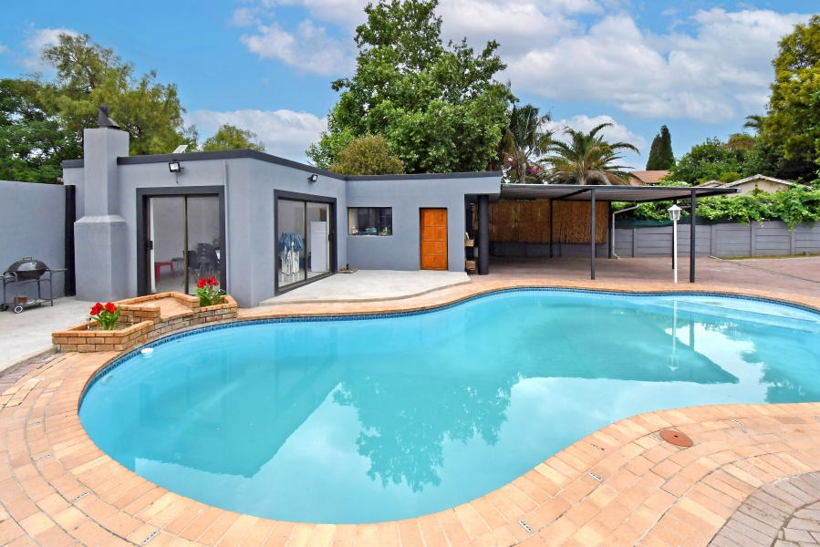 3 Bedroom Property for Sale in Vorna Valley Gauteng