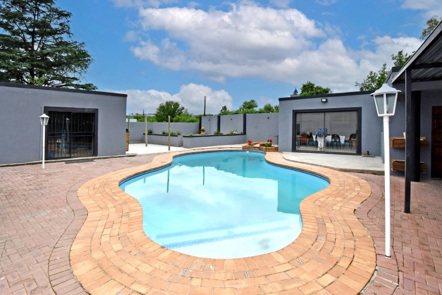 3 Bedroom Property for Sale in Vorna Valley Gauteng