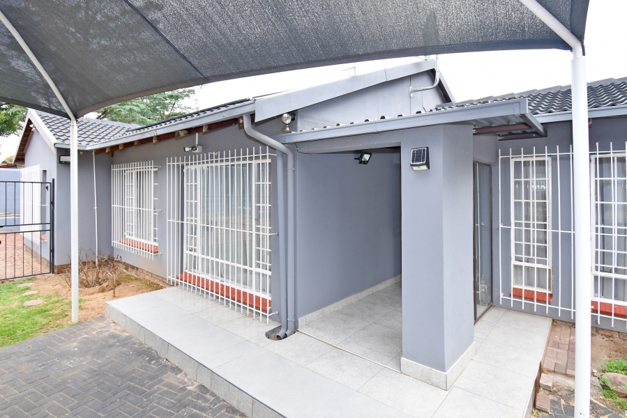 3 Bedroom Property for Sale in Vorna Valley Gauteng