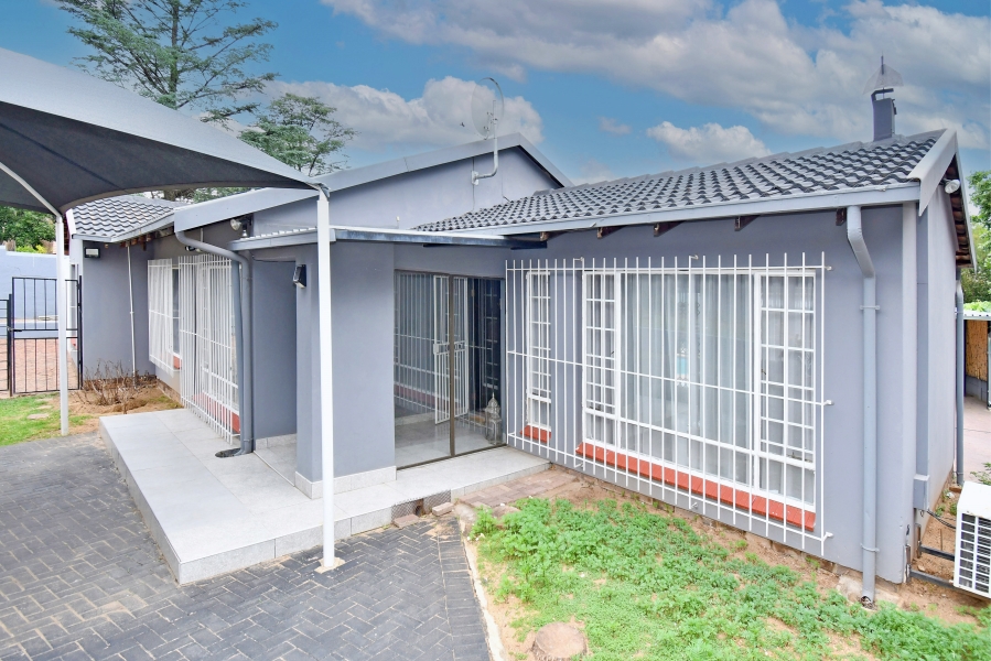 3 Bedroom Property for Sale in Vorna Valley Gauteng