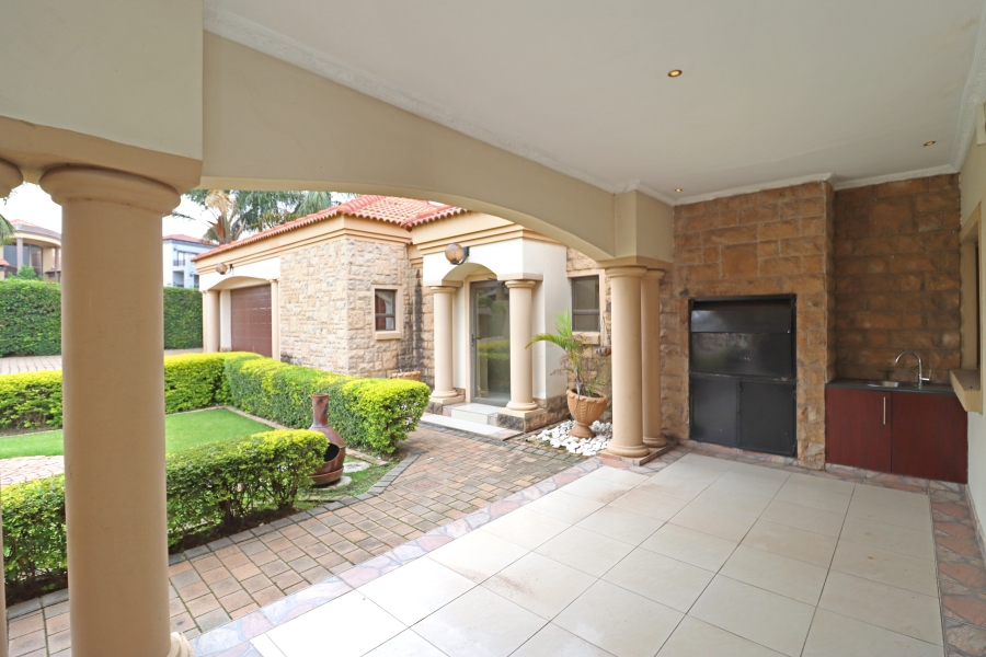 5 Bedroom Property for Sale in Blue Valley Golf Estate Gauteng